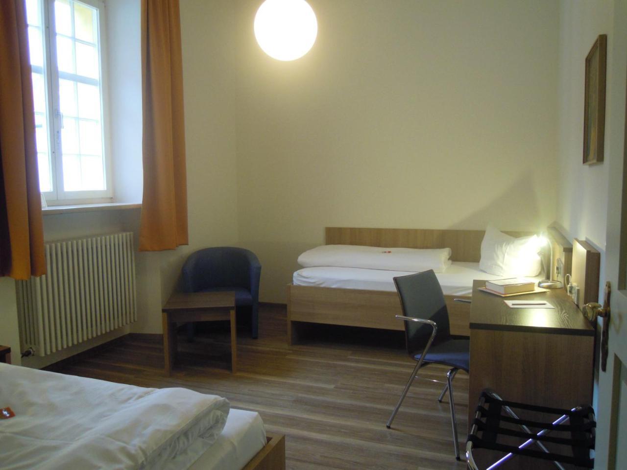 Tagungshaus Im Kloster Neresheim Hotel Bagian luar foto